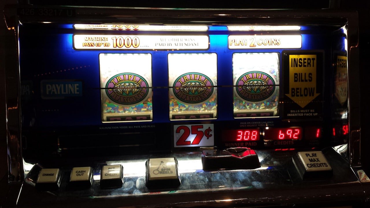 BonusSlot live casino dealer ဖြင့် Baccarat table Myanmar ကစားသမားများ